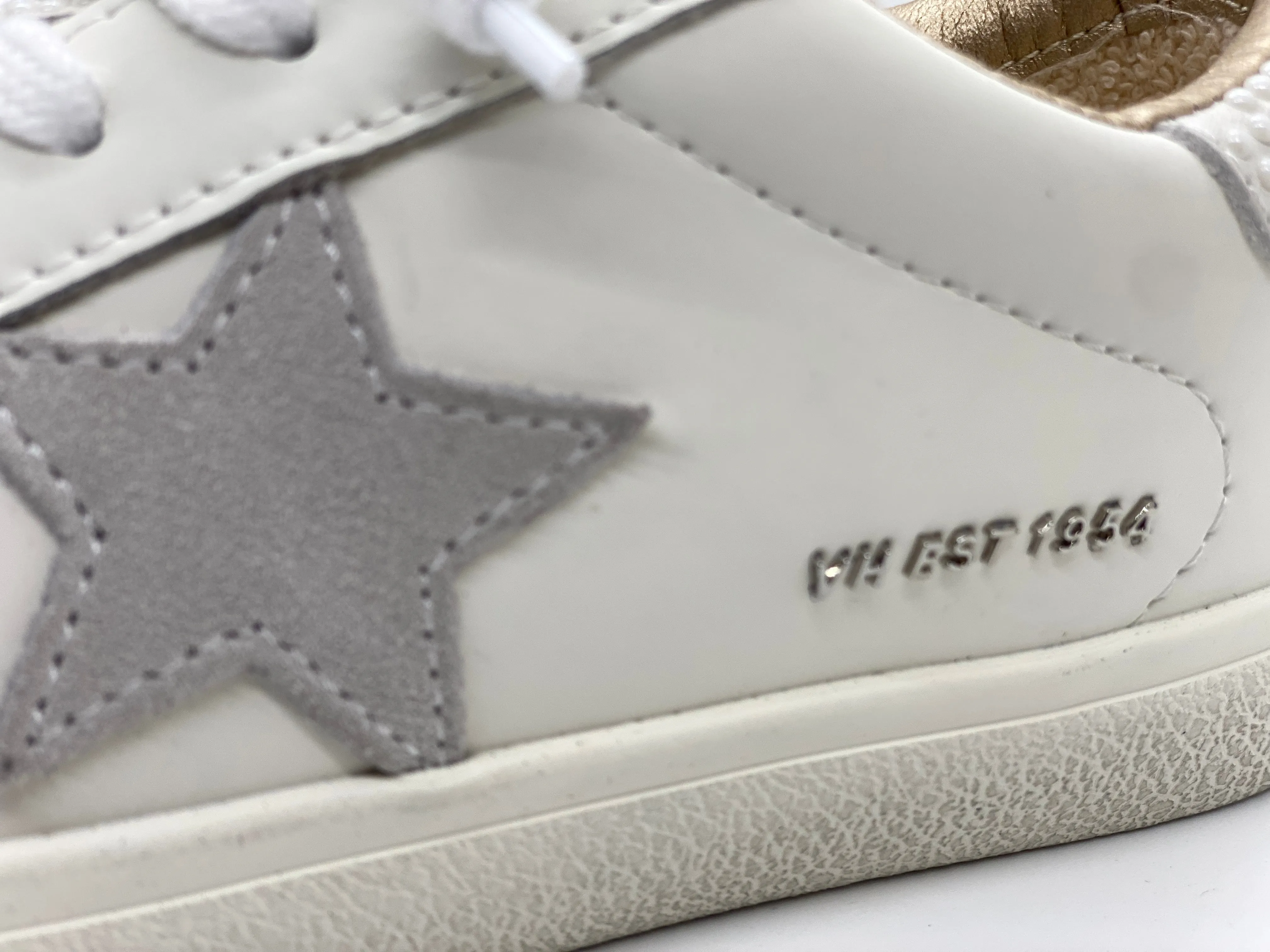 Isa Pearl Sneaker